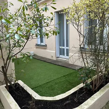 Studio Avec Terrasse * Vincennes